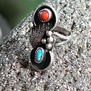 Old Pawn Vintage Navajo Sterling Silver Turquoise & Coral Ring